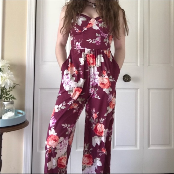 Burgundy floral romper - Picture 3 of 3